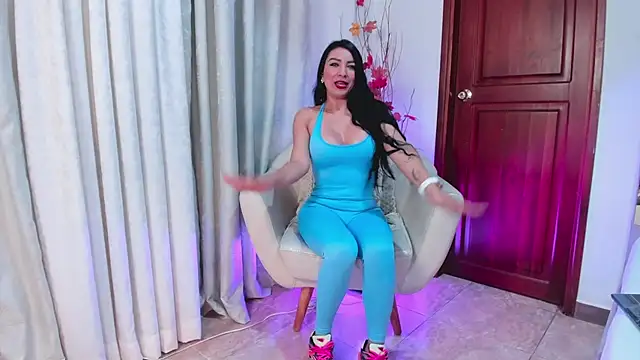 Snapshot of SeleneLujan chatting on 02-27-25, 11:41 SeleneLujan online show from 02-27-25, 11:41