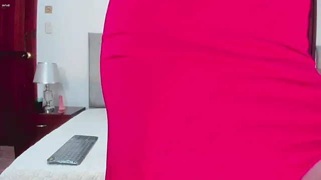 Snapshot of SeleneLujan chatting on 03-21-25, 11:44 SeleneLujan online show from 03-21-25, 11:44