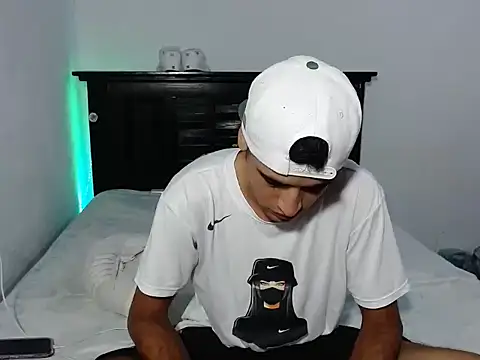 abrahamm 256 online show from 02-06-26, 10:02