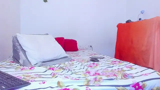 Snapshot of damian_c12 chatting on 03-07-25, 08:44 damian c12 online show from 03-07-25, 08:44