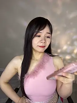 Snapshot of xiaowang0523 chatting on 03-12-25, 08:08 xiaowang0523 online show from 03-12-25, 08:08