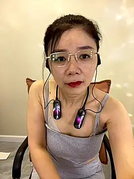 Snapshot of xiaowang0523 chatting on 09-27-25, 05:23 xiaowang0523 online show from 09-27-25, 05:23
