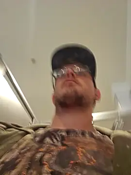 Snapshot of dylanroberts1995 chatting on 03-13-25, 01:50 dylanroberts1995 online show from 03-13-25, 01:50