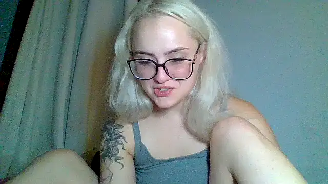 Snapshot of sluttypumpkin chatting on 07-12-26, 10:06 sluttypumpkin online show from 07-12-26, 10:06