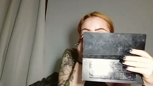 Snapshot of sluttypumpkin chatting on 07-18-26, 01:32 sluttypumpkin online show from 07-18-26, 01:32