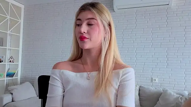 Tessalune  online show from 10-05-25, 06:34