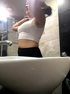 Mila LS online show from 10-04-25, 01:09