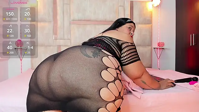 LunaaSweett online show from 03-12-25, 08:20