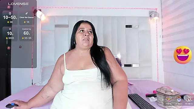 LunaaSweett online show from 09-13-25, 12:49