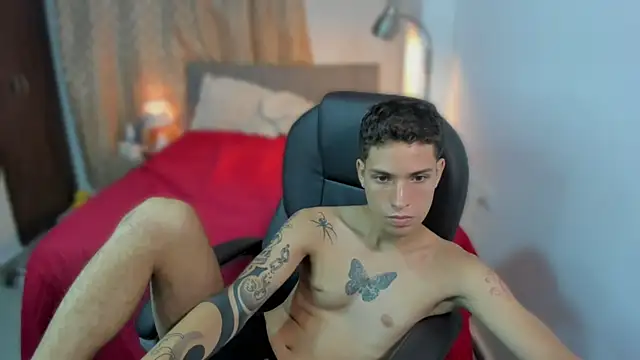 Snapshot of domi_master chatting on 11-05-25, 02:55 domi master online show from 11-05-25, 02:55