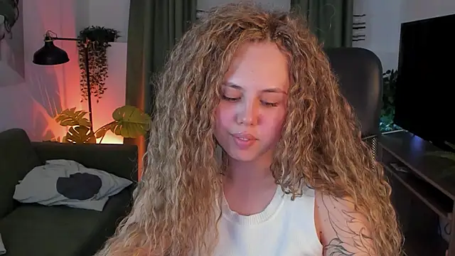 MiaRidd online show from 03-15-25, 02:23