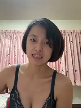 Snapshot of ladypaggy chatting on 02-14-26, 05:43 ladypaggy online show from 02-14-26, 05:43