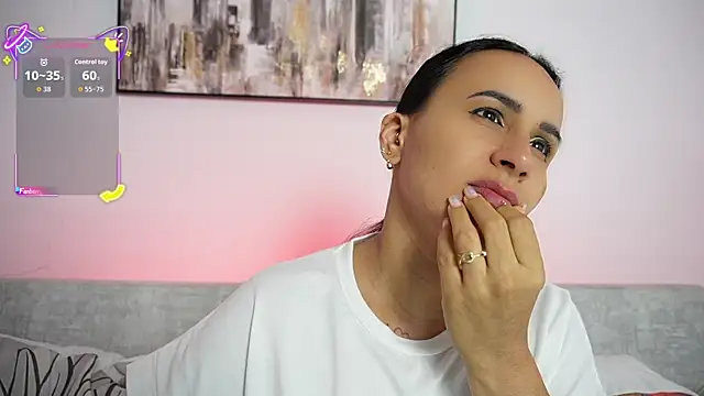 Snapshot of Sara_Charmy chatting on 09-27-25, 11:04 Sara Charmy online show from 09-27-25, 11:04