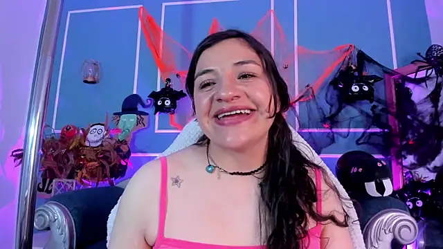 TaraTaylorr online show from 10-31-25, 02:23