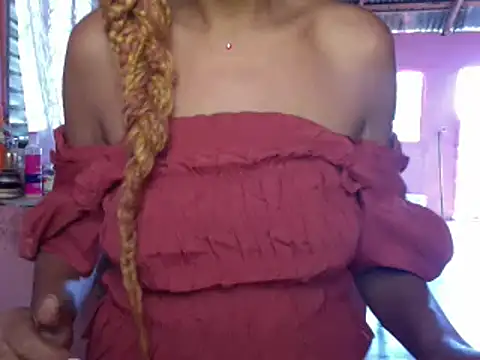 Ladyzee25 online show from 12-16-25, 04:01