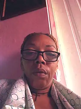 Ladyzee25 online show from 05-07-26, 10:42