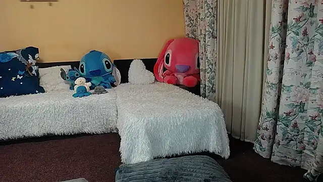 Snapshot of Maddison_Summer chatting on 10-31-25, 09:05 Maddison Summer online show from 10-31-25, 09:05