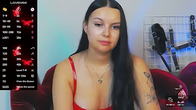 Miss Vic online show from 10-20-25, 03:12