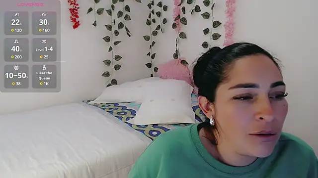 luna lgomez  online show from 03-18-25, 05:21