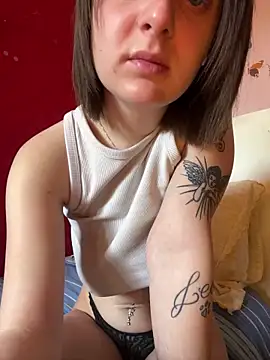 Snapshot of giu1110 chatting on 03-30-26, 12:06 giu1110 online show from 03-30-26, 12:06