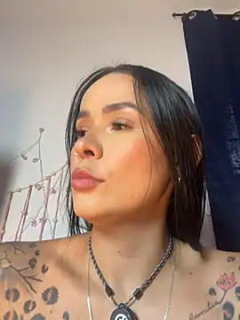 Snapshot of HotAlana_ chatting on 04-28-26, 04:12 HotAlana online show from 04-28-26, 04:12