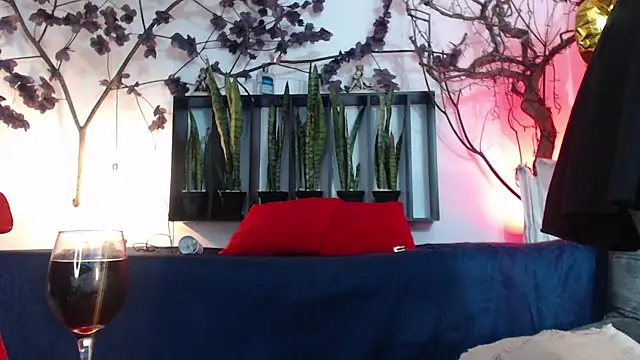 Sara Valkyri online show from 10-20-25, 07:25