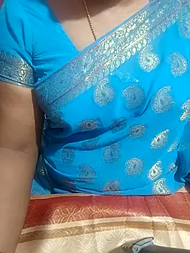 Snapshot of southindian-veena chatting on 03-06-25, 05:43 southindian-veena online show from 03-06-25, 05:43