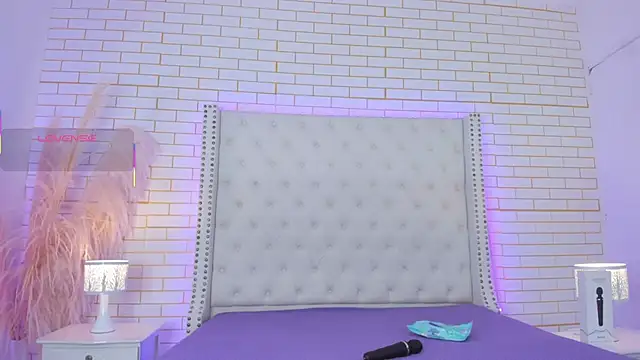 Emilly wilson  online show from 10-09-25, 11:30