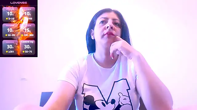 Snapshot of Alina_eve chatting on 10-25-25, 07:49 Alina eve online show from 10-25-25, 07:49