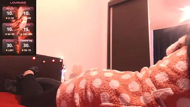 Alina eve online show from 12-19-25, 09:16