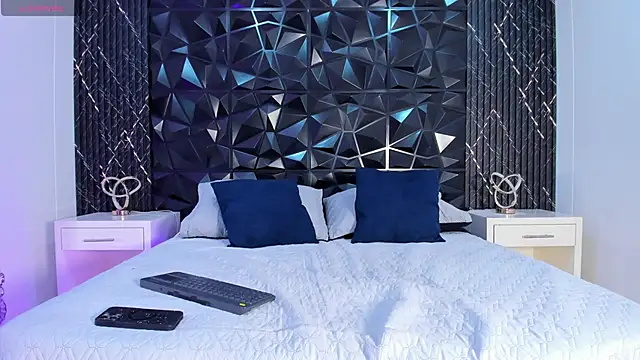 Snapshot of HileySweet chatting on 03-18-25, 02:15 HileySweet online show from 03-18-25, 02:15