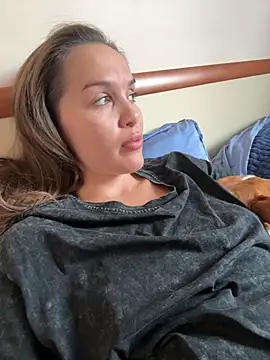 Beverly Hilll online show from 10-04-25, 01:42