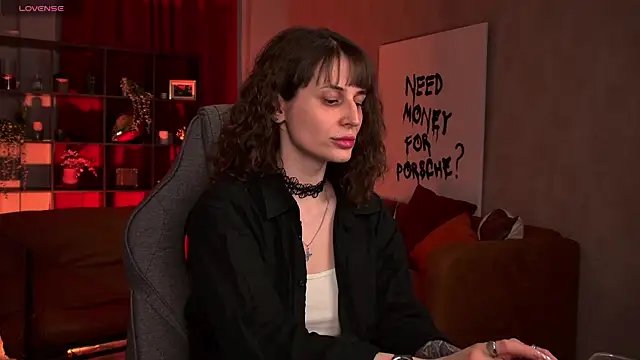 Snapshot of OliviaMcClean chatting on 04-24-26, 06:43 OliviaMcClean online show from 04-24-26, 06:43