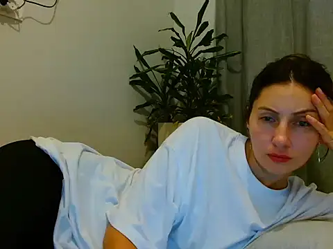 Snapshot of Irina9793 chatting on 06-16-26, 06:21 Irina9793 online show from 06-16-26, 06:21