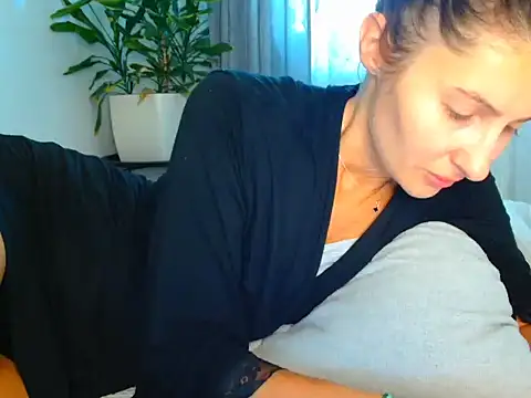 Snapshot of Irina9793 chatting on 07-14-26, 05:01 Irina9793 online show from 07-14-26, 05:01