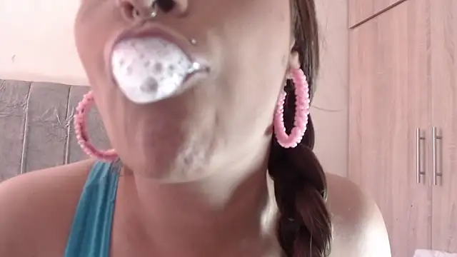 nicollewayne10 online show from 04-24-26, 08:55