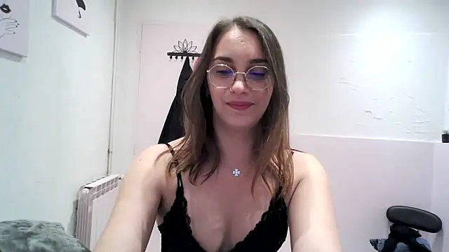Snapshot of _little_blake chatting on 04-15-26, 12:12 little blake online show from 04-15-26, 12:12