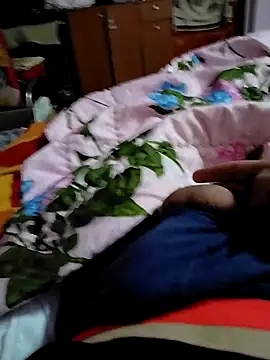 Snapshot of iurinicola chatting on 10-29-25, 11:17 iurinicola online show from 10-29-25, 11:17