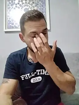 Snapshot of iurinicola chatting on 10-31-25, 04:35 iurinicola online show from 10-31-25, 04:35