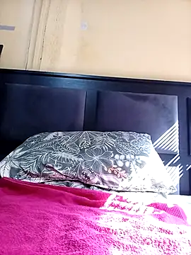 JuicyMilkyTizzy online show from 03-19-26, 07:34