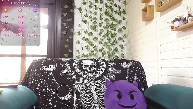 LiraSonnett online show from 09-16-25, 09:27