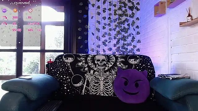 LiraSonnett online show from 12-15-25, 09:08