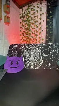 LiraSonnett online show from 01-12-26, 09:31