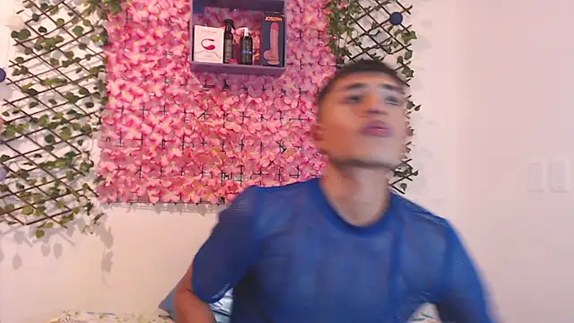 Snapshot of willians___0 chatting on 10-07-25, 03:47 willians 0 online show from 10-07-25, 03:47