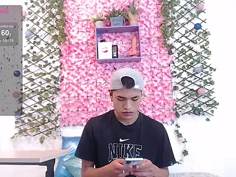 Snapshot of willians___0 chatting on 10-30-25, 04:14 willians 0 online show from 10-30-25, 04:14