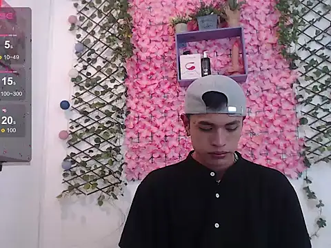 Snapshot of willians___0 chatting on 10-31-25, 02:45 willians 0 online show from 10-31-25, 02:45