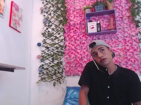 Snapshot of willians___0 chatting on 10-31-25, 07:48 willians 0 online show from 10-31-25, 07:48