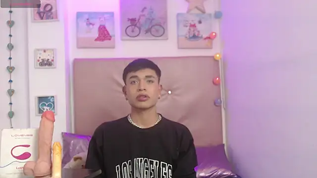 Snapshot of willians___0 chatting on 11-12-25, 04:35 willians 0 online show from 11-12-25, 04:35