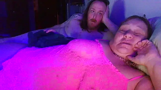 Snapshot of SpnzTnT chatting on 03-27-26, 09:32 SpnzTnT online show from 03-27-26, 09:32