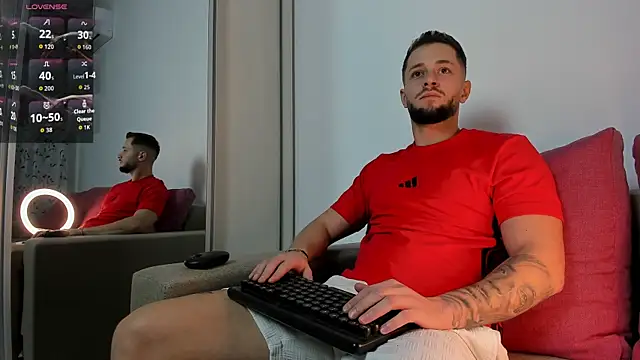 Snapshot of nicholasX1 chatting on 09-27-25, 06:35 nicholasX1 online show from 09-27-25, 06:35